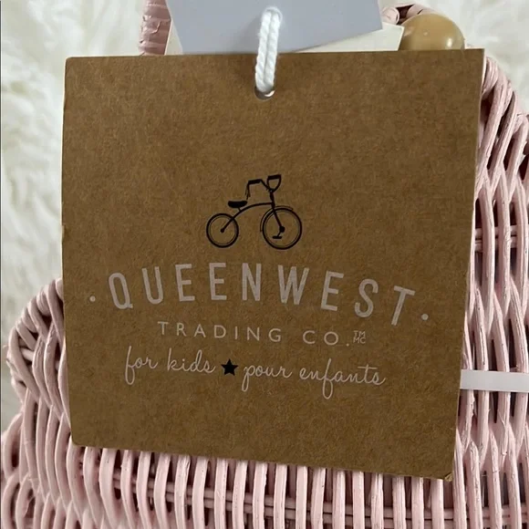 Pink Woven Seashell Handbag - Picture 2 of 3